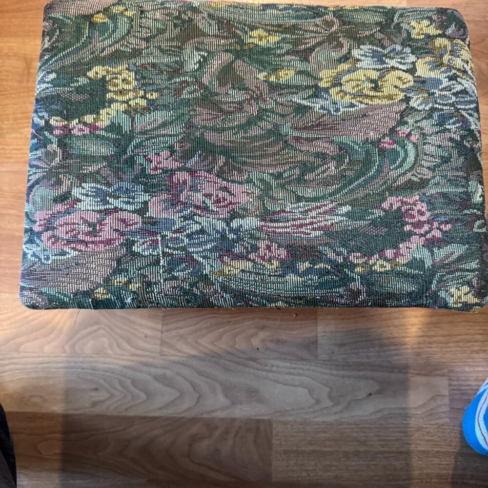 **Vintage Wooden Tapestry Footstool with Storage – Hinged Padded Top – Floral Fa - Picture 16 of 16